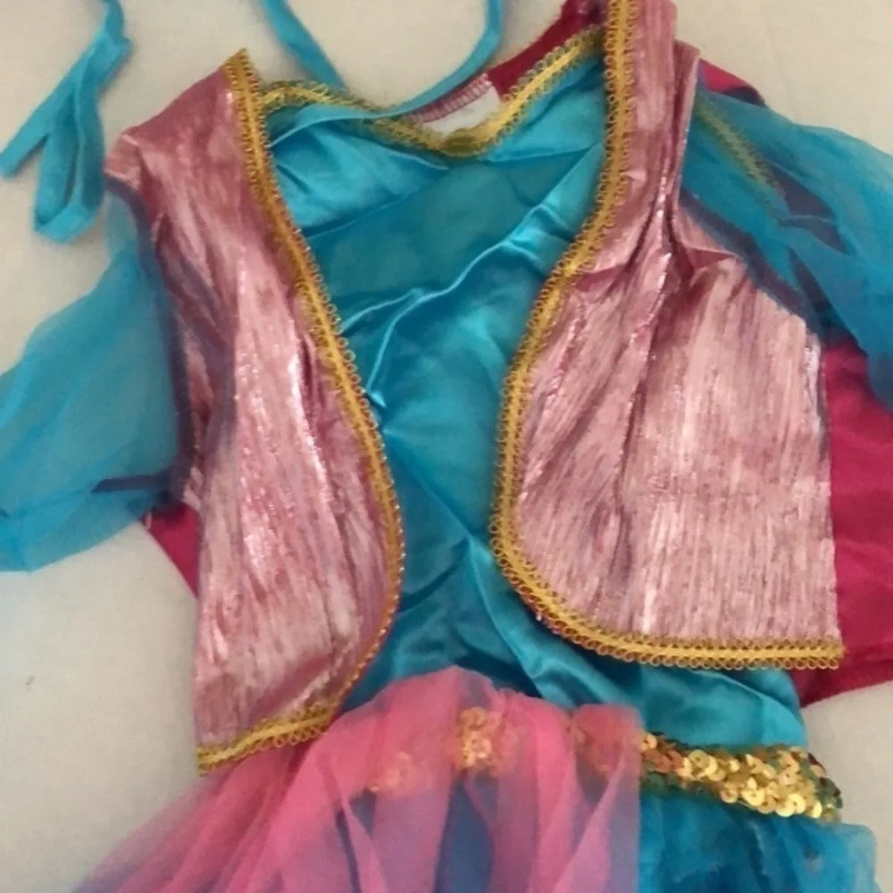 Halloween Genie four piece costume size 4 to 6